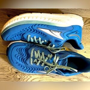 Altra light Blue Running Shoes, size 6